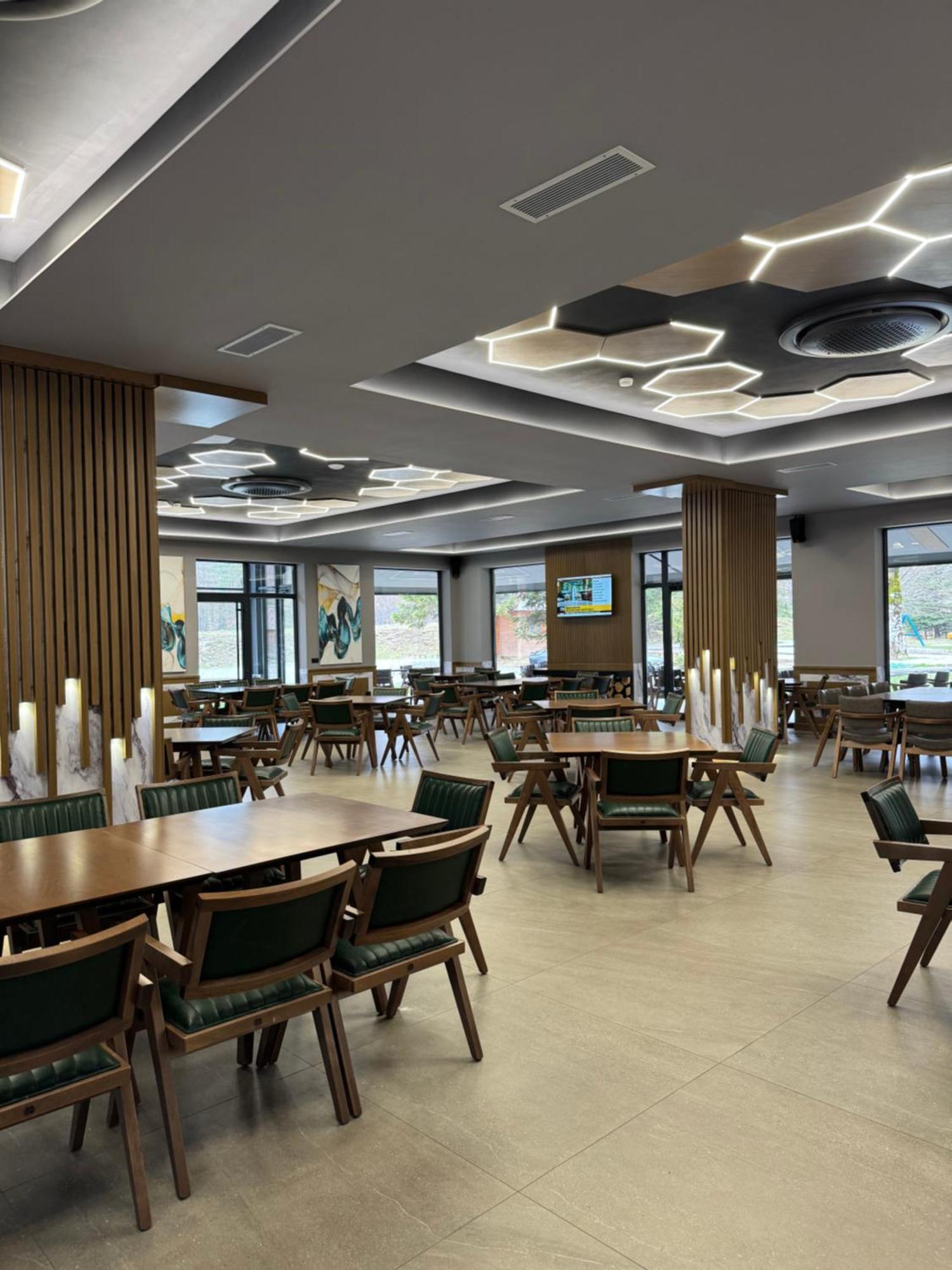 Hotel Fusha E Gjese 발보너 외부 사진