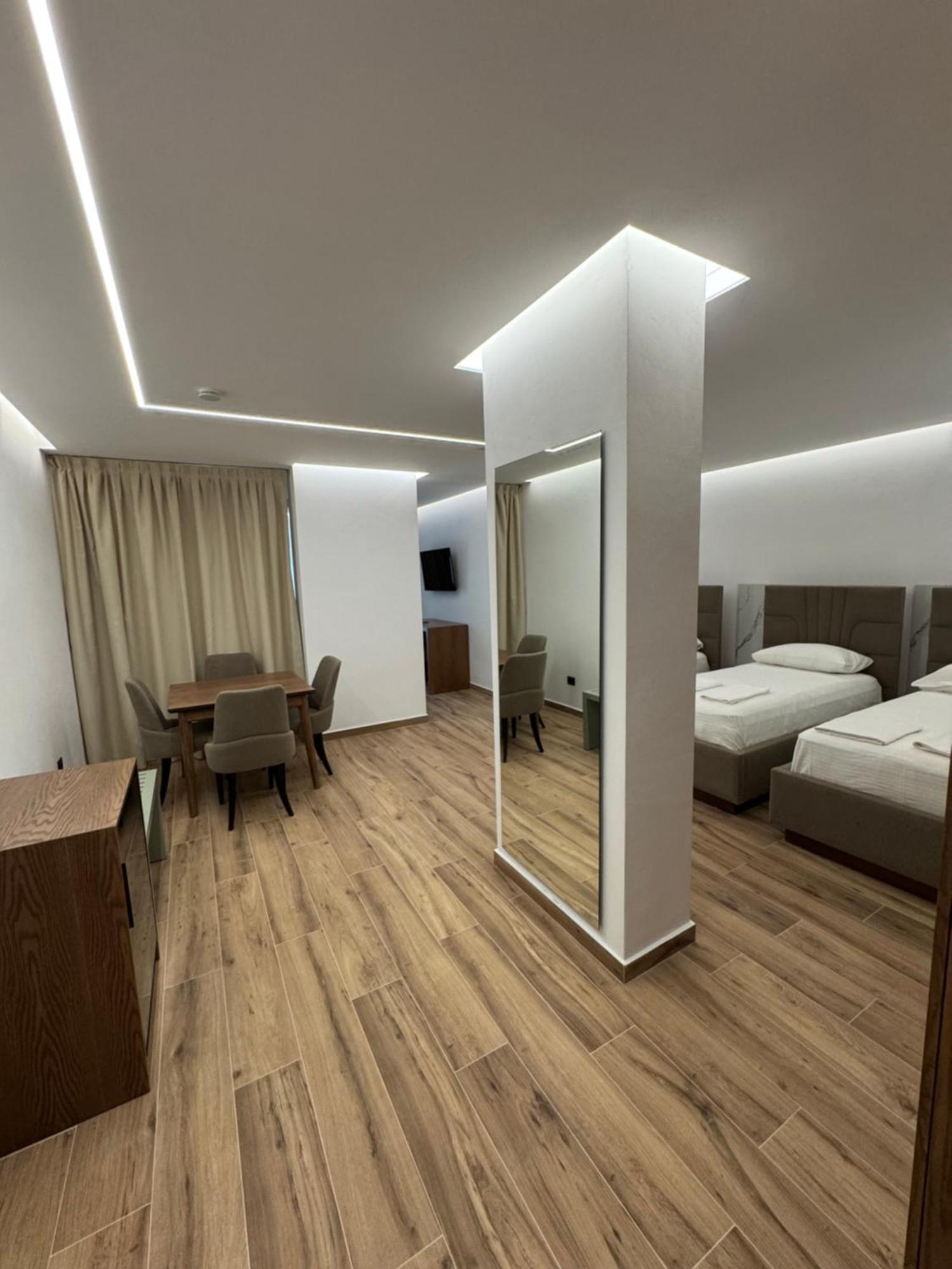Hotel Fusha E Gjese 발보너 외부 사진