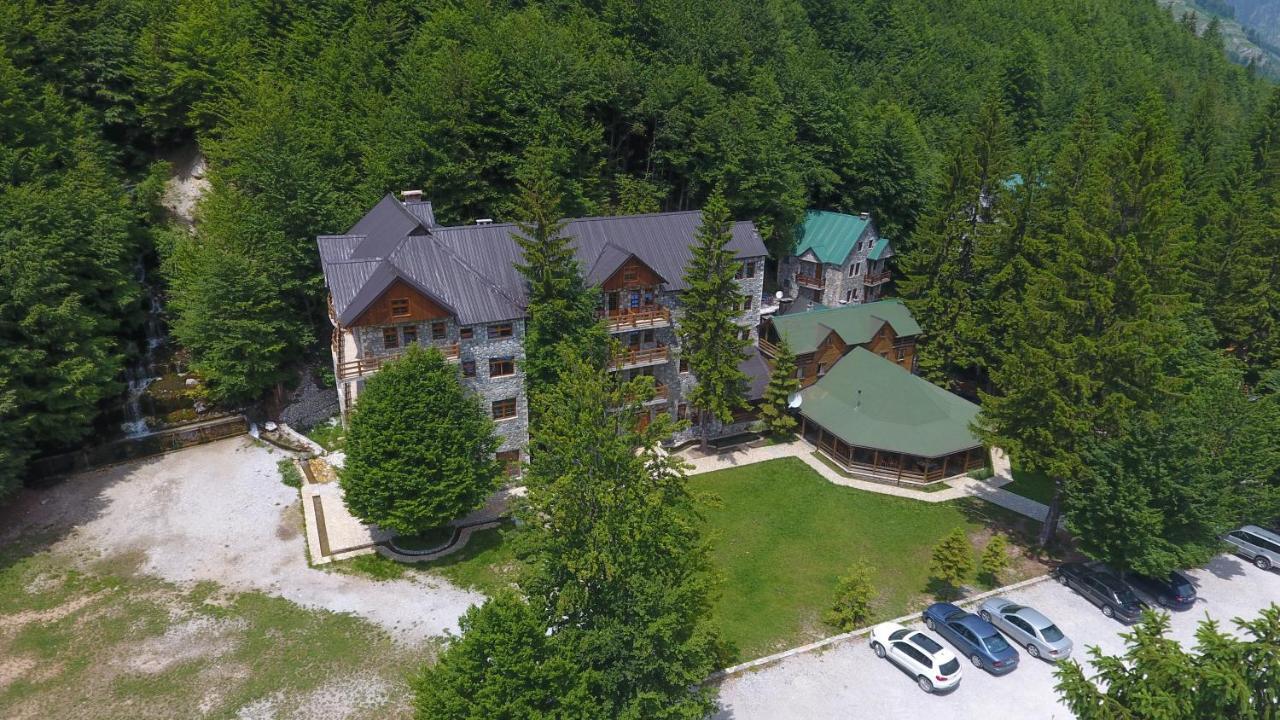 Hotel Fusha E Gjese 발보너 외부 사진
